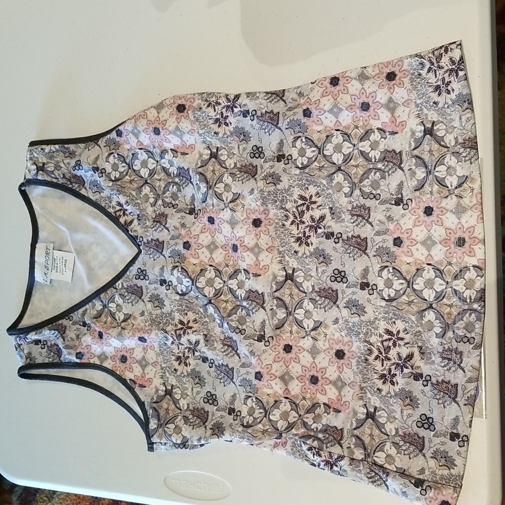 LA Sport Vneckworkout tank floral pattern like new sz XL